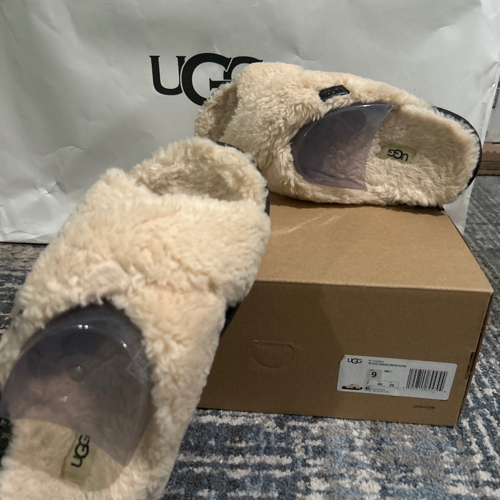 W Fuzz Sugar Cross Slide - image 1